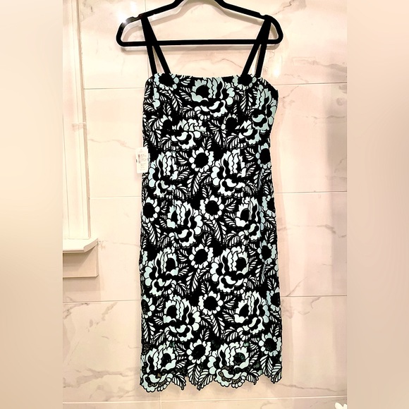 🆕 NANETTE LEPORE Romantic Lace Sheath Dress NWT SIZE 4 - Picture 5 of 15